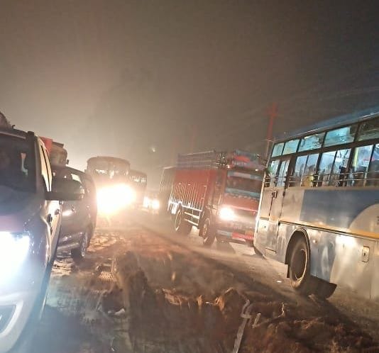 Highway jammed, driver upset