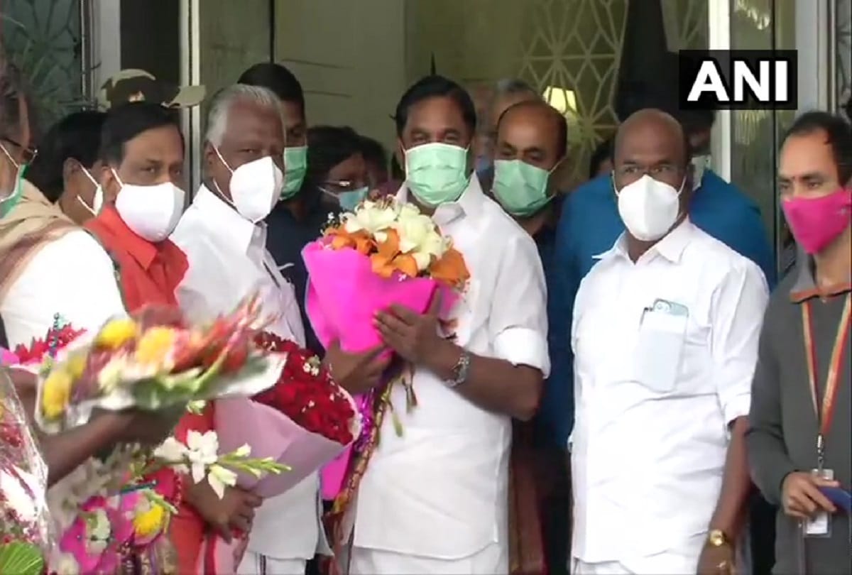 Tamil Nadu CM Edappadi Palaniswami arrives in Delhi to meet amit shah