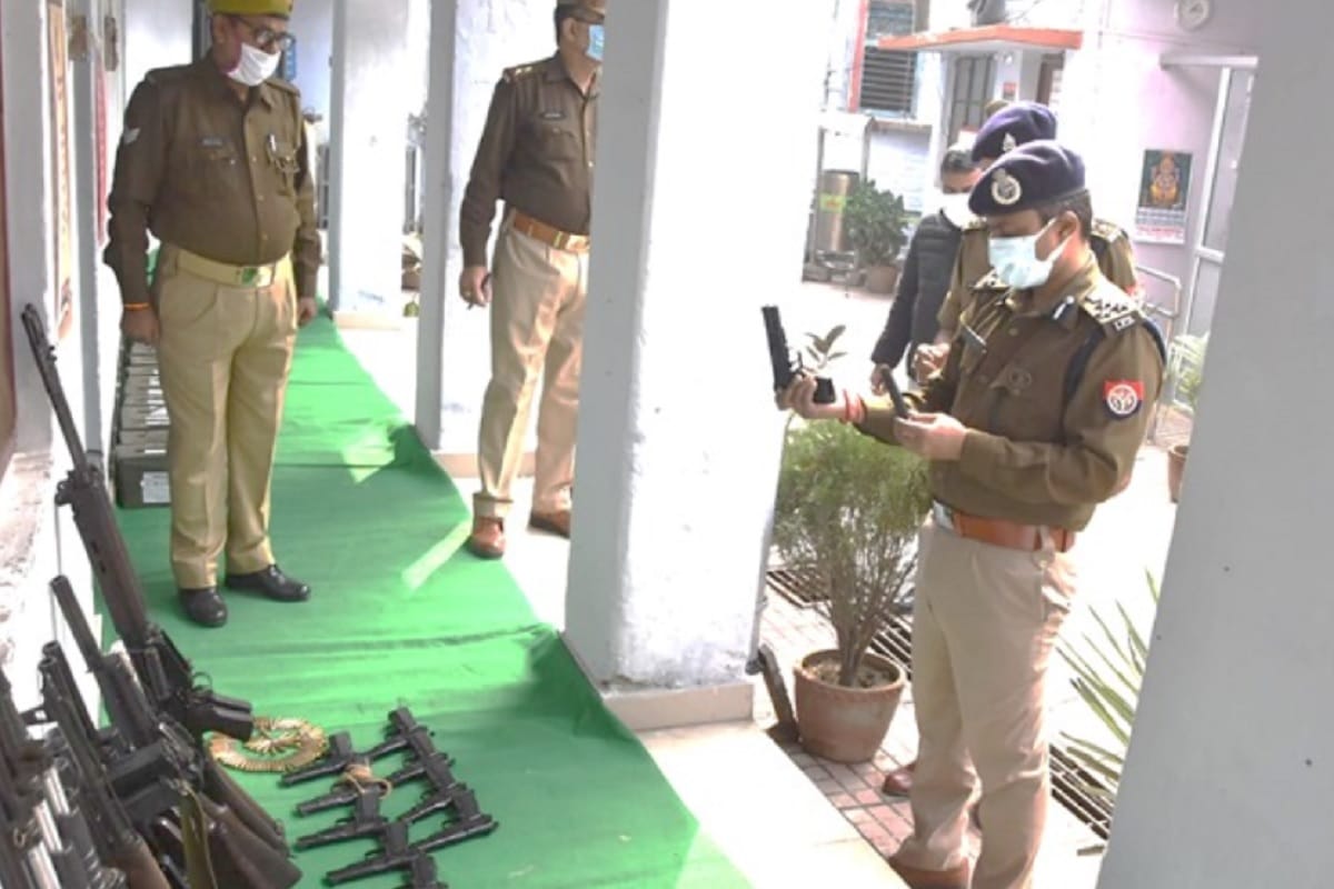 SSP Varanasi inspection of Dashashwamedh police station