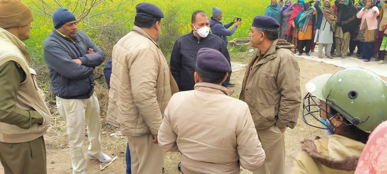 Villagers came out in protest against the occupation, administrative staff returned from Khativas for the second time in 31 days