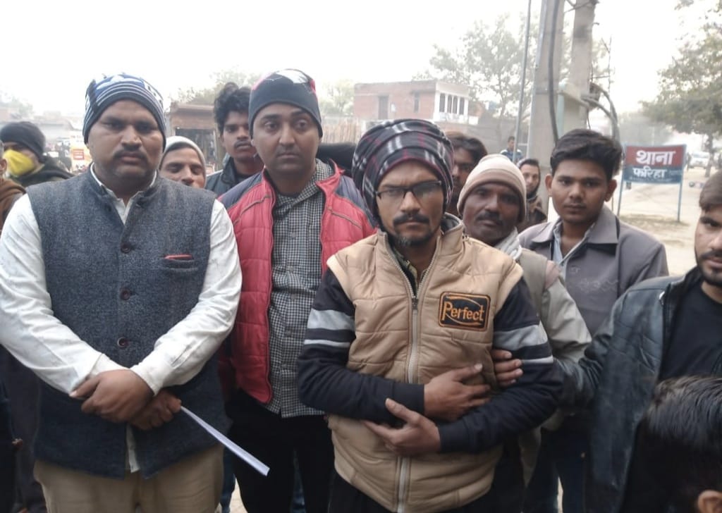 firozabad: fight parshad and contrector in fariha