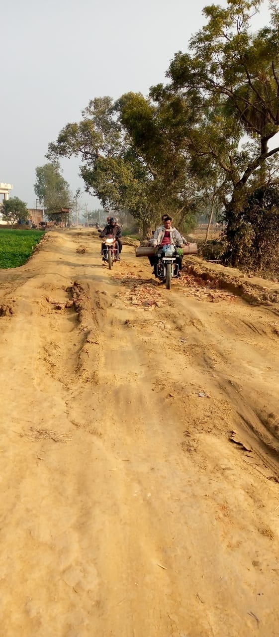 problem to bad road in chandausi