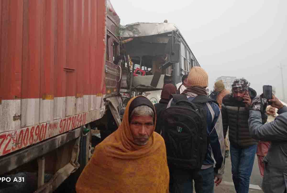 UP: Roadways bus collided with container on GT Road in dense fog, driver killed, 13 injured