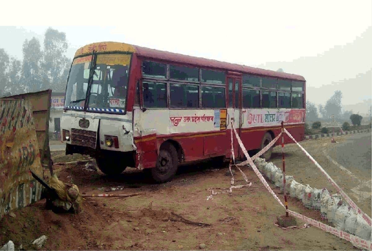 roadways bus gets on an under construction bridge in Amroha