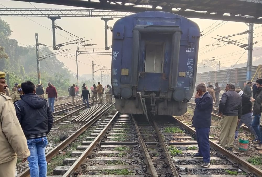 Pics of train derailment in Lucknow.
