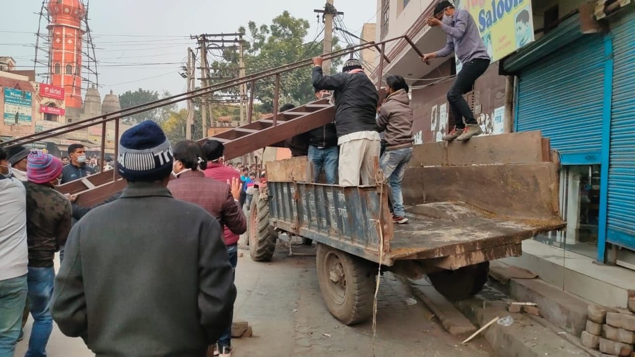 mata darwaza Chowk encroachment free, women protested