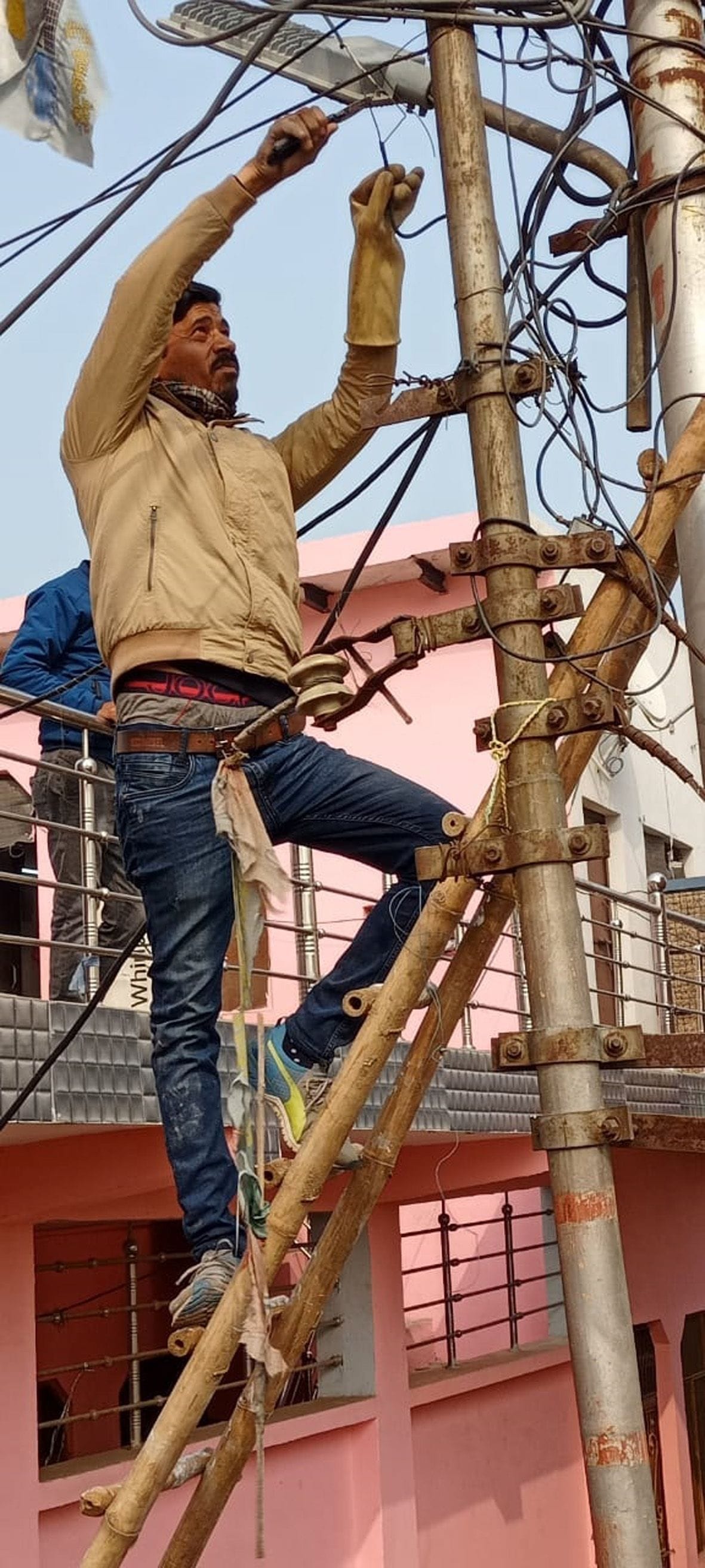 Parsad Climbed the pole
