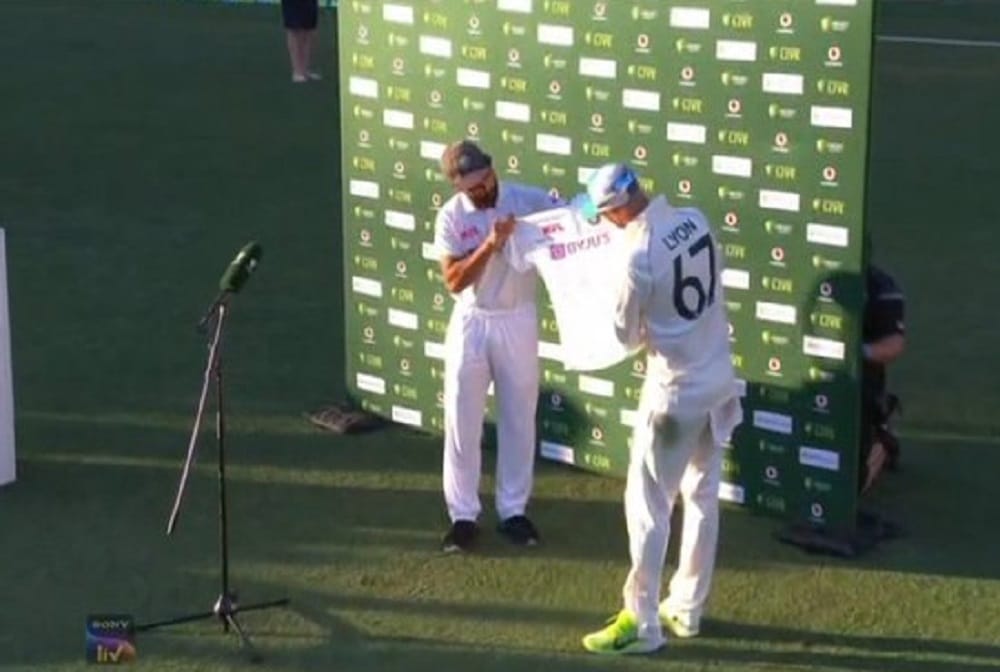 Ajinkya Rahane wins hearts by presenting signed jersey to Nathan Lyon before lifting Border-Gavaskar Trophy