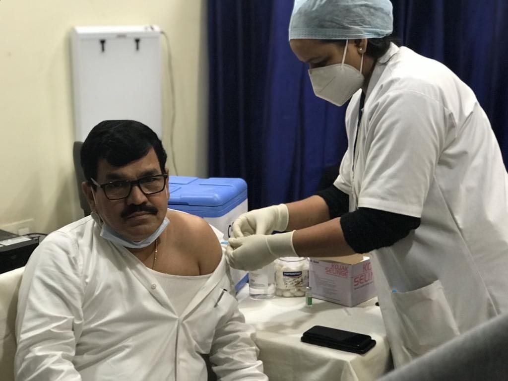 corona vaccination, health workers