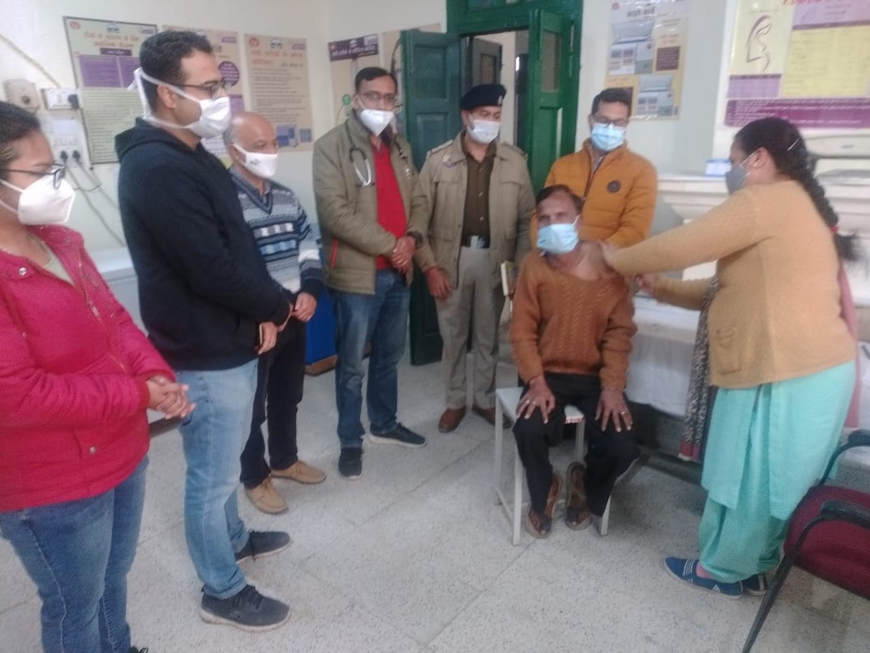 corona vaccination in nahan sirmaur