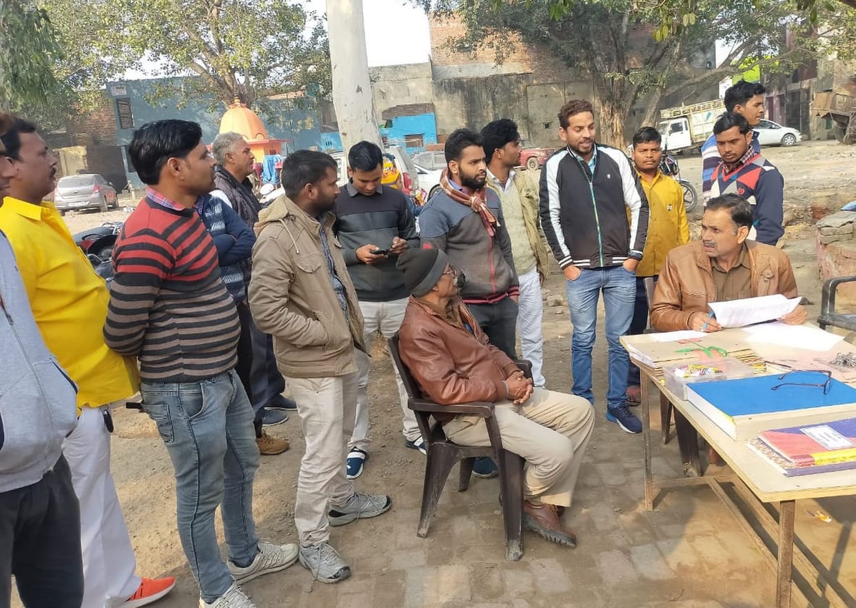 Inspector beat up ambulance driver, commotion in police station, jam