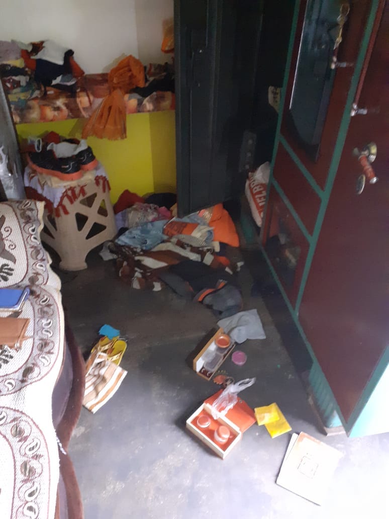Amra village lacks thief with gun and kartoos