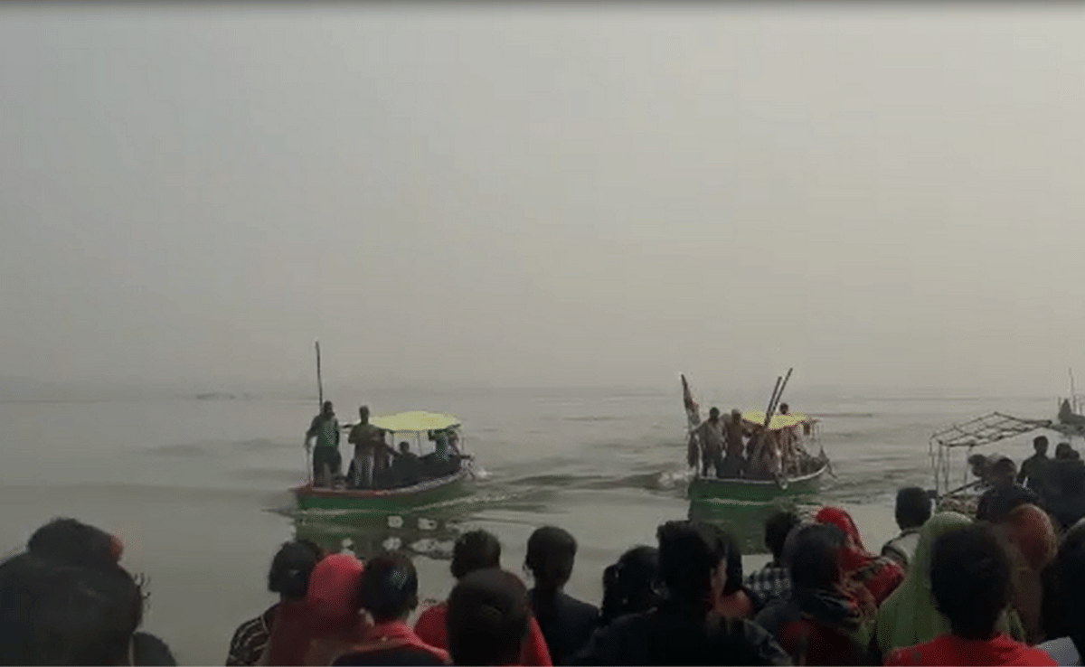 mirzapur boat accident: boat drowned with 18 people in ganga men and women and girls were aboard