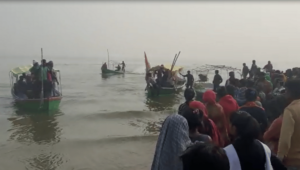 mirzapur boat accident: boat drowned with 18 people in ganga men and women and girls were aboard