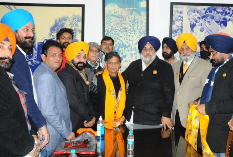 Congress rebel Former MLA Ashok Sharma joins SAD