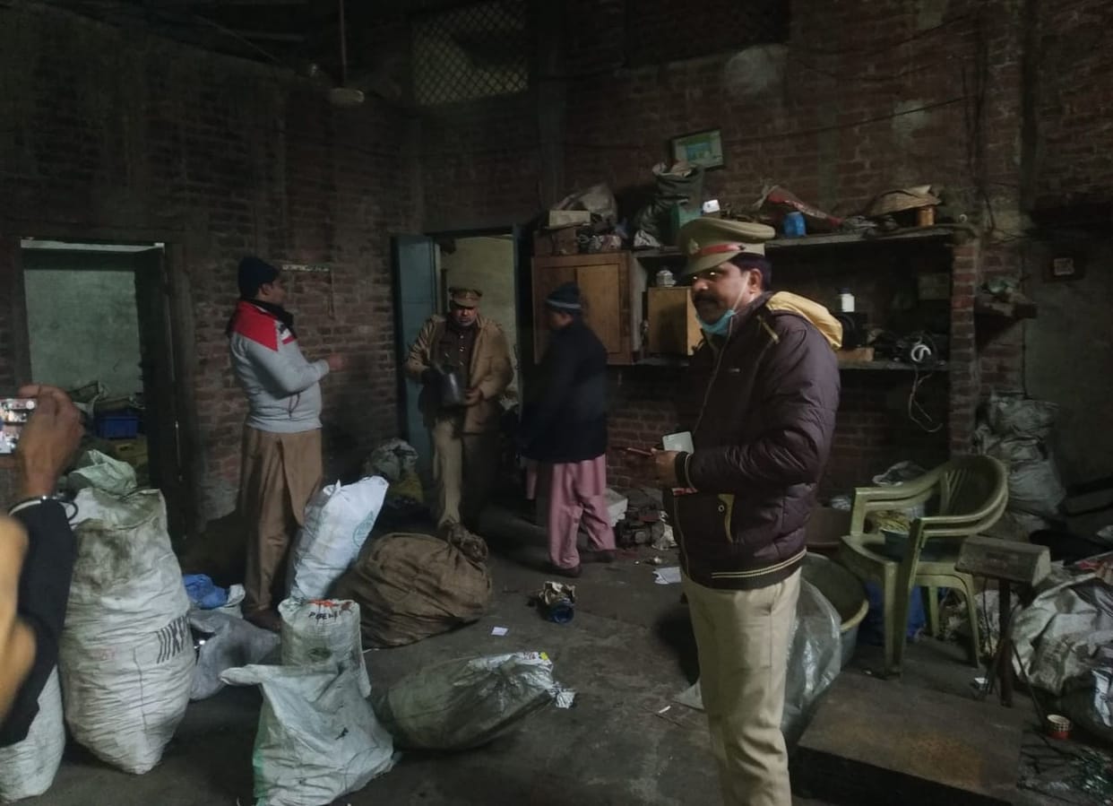 police found 51 bag E waste in moradabad