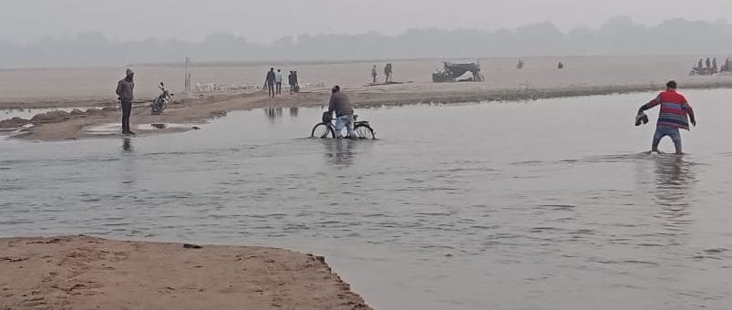Pipa bridge road affected due to increase in water level of Yamuna