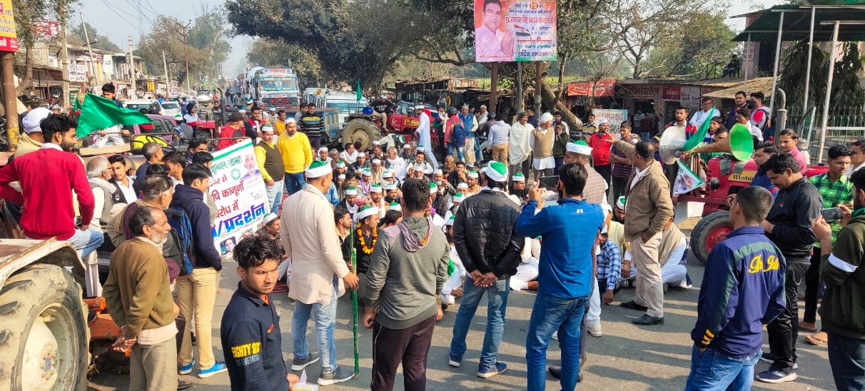Highway jammed against agricultural laws