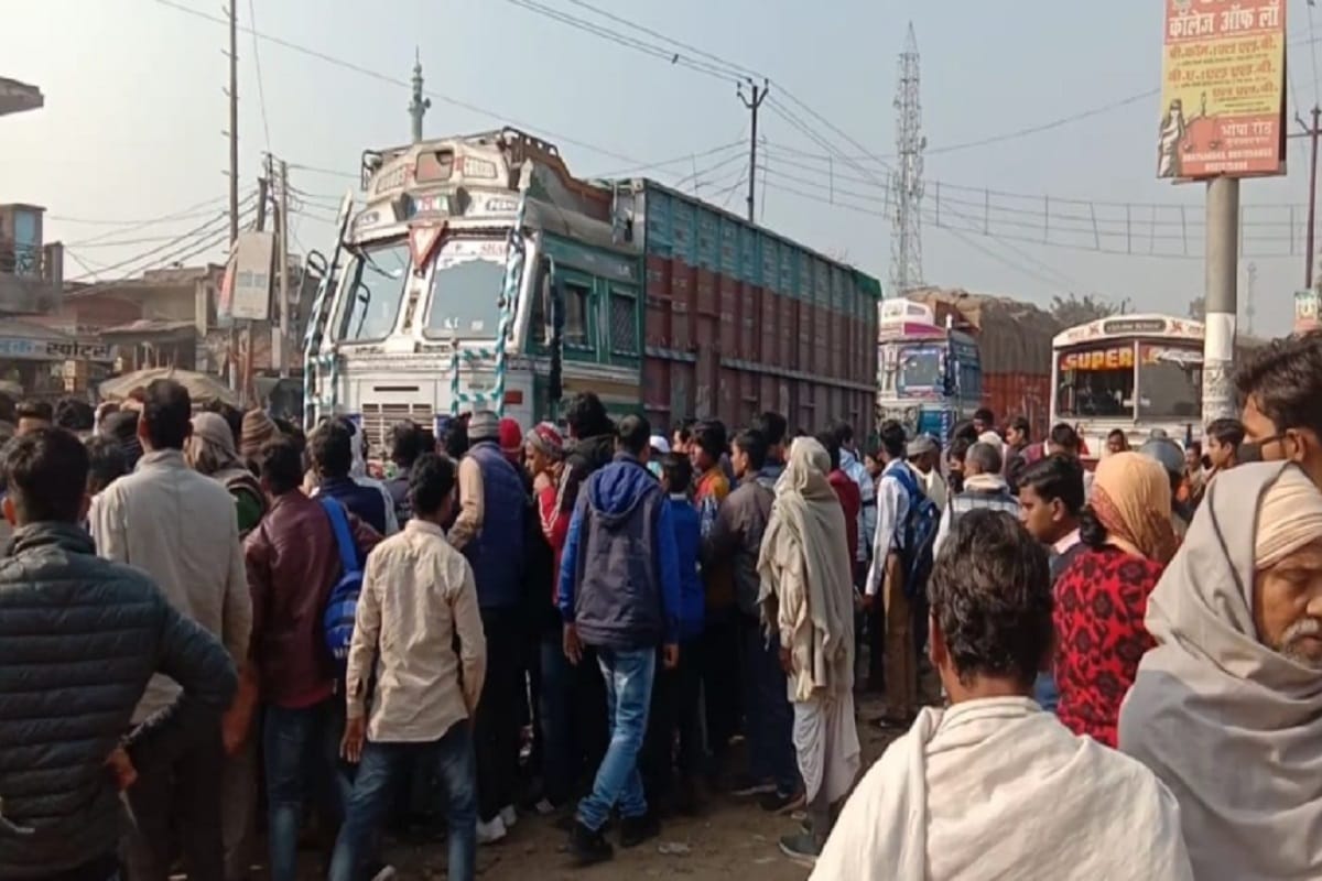 A man died in road accident at Muzaffarnagar of Uttar Pradesh