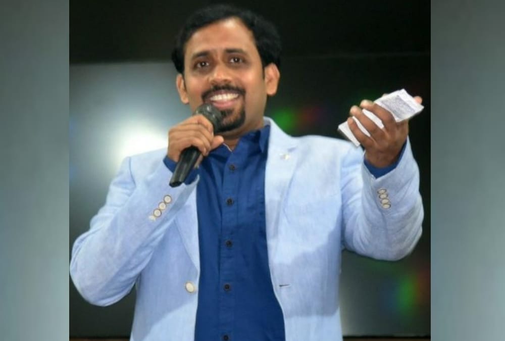 Pankaj Prasoon will recite poem on Republic Day in Cambridge University.