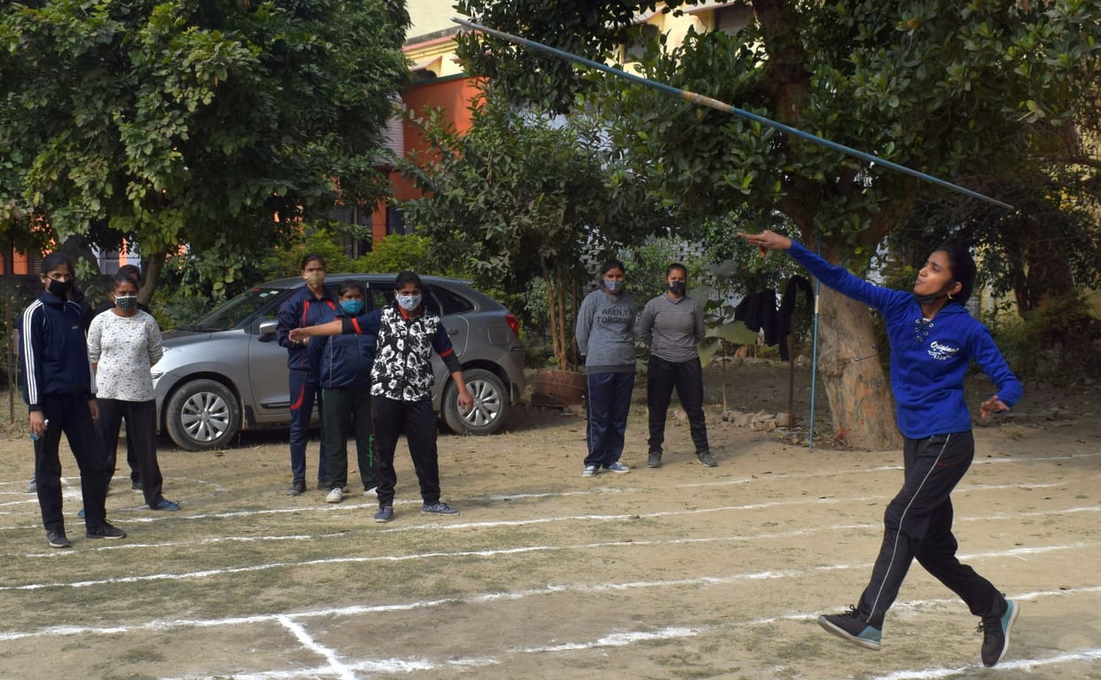 Shivani became the winner in the throw throw competition