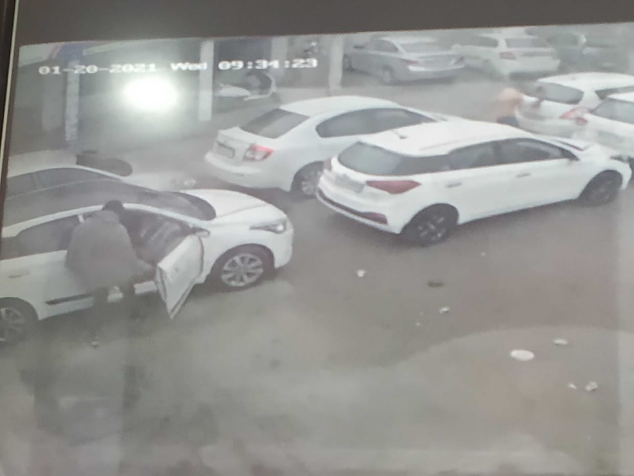 Youth escaped by stealing a car in 53 seconds