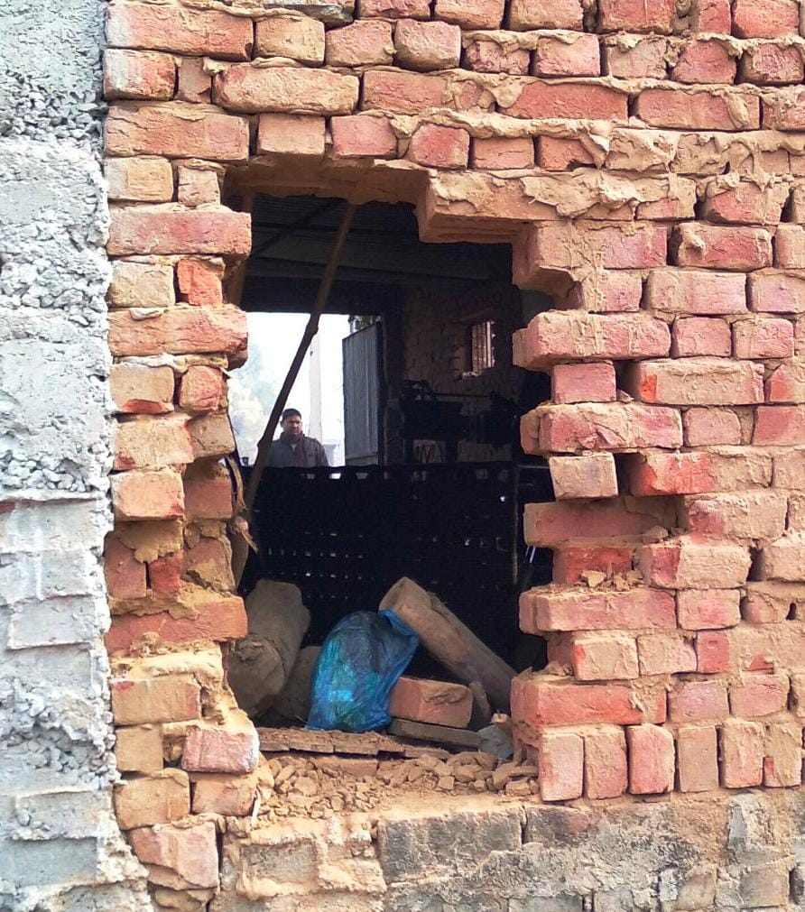 Goods worth one lakh stolen by plucking