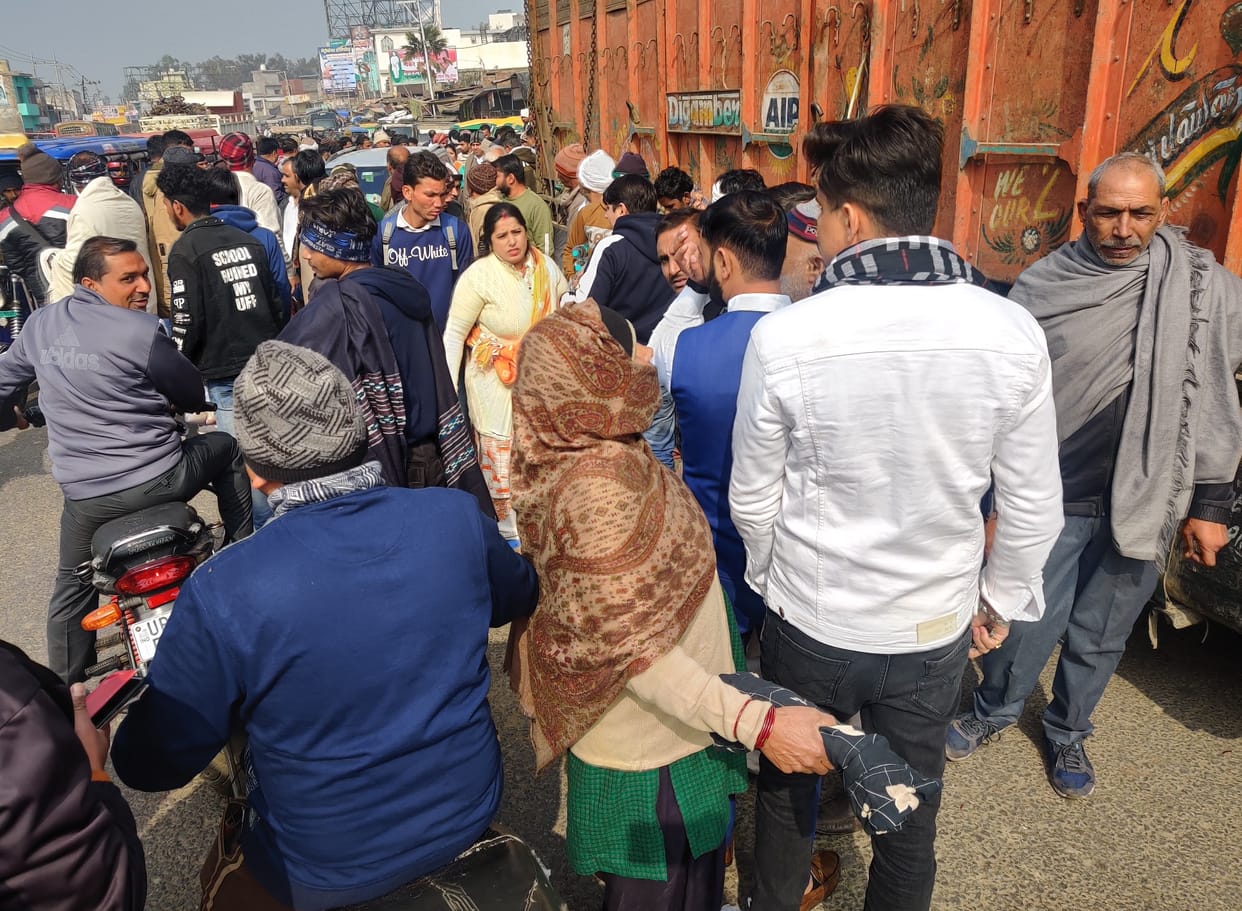 Truck collided with car, people created ruckus