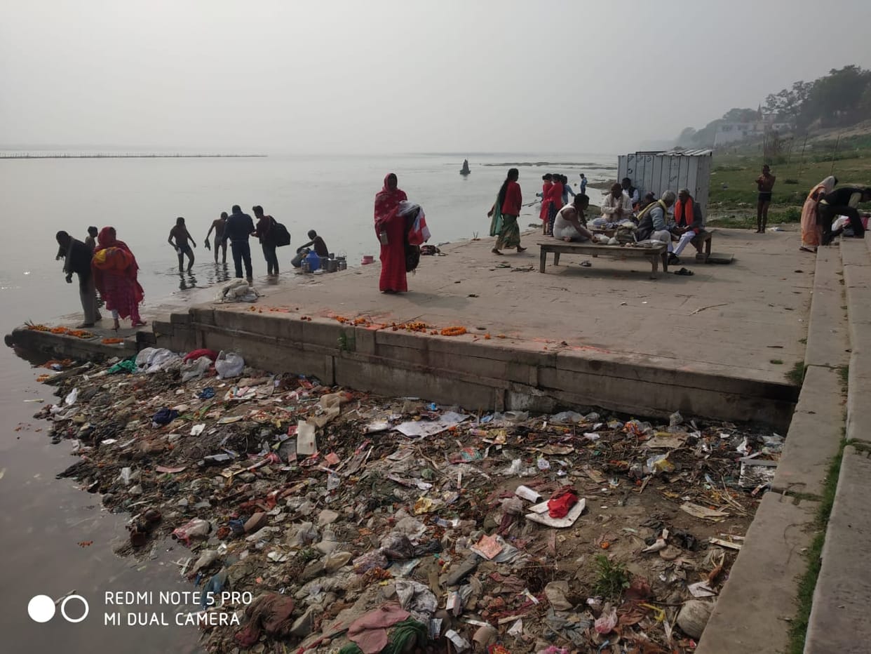 There is a lot of dirt on the Ganges Ghats, trouble for devotees