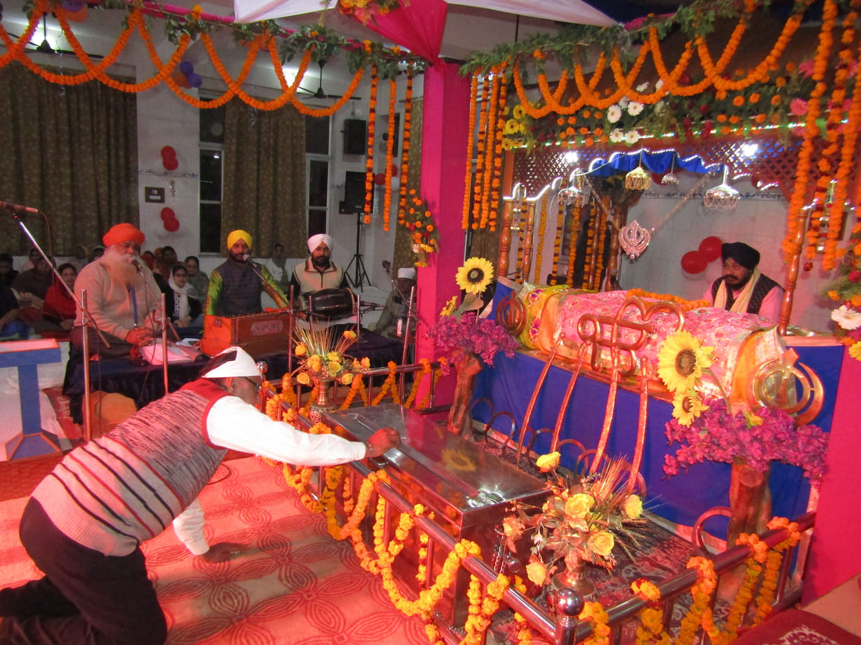 Guru Gobind Singh fanfare celebrating Lights