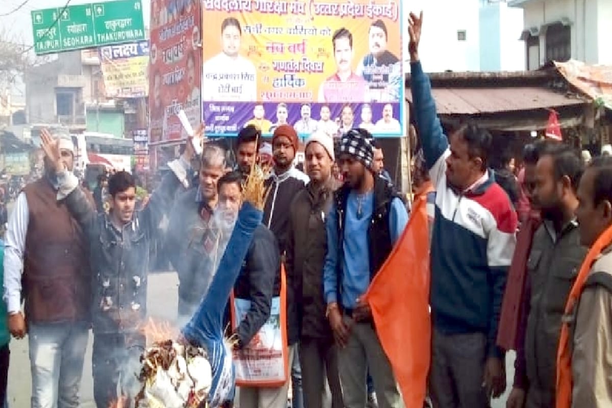 Demand for ban on Tandava  web series, effigy of actor Saif Ali Khan and director Ali Abbas burnt in Bijnor