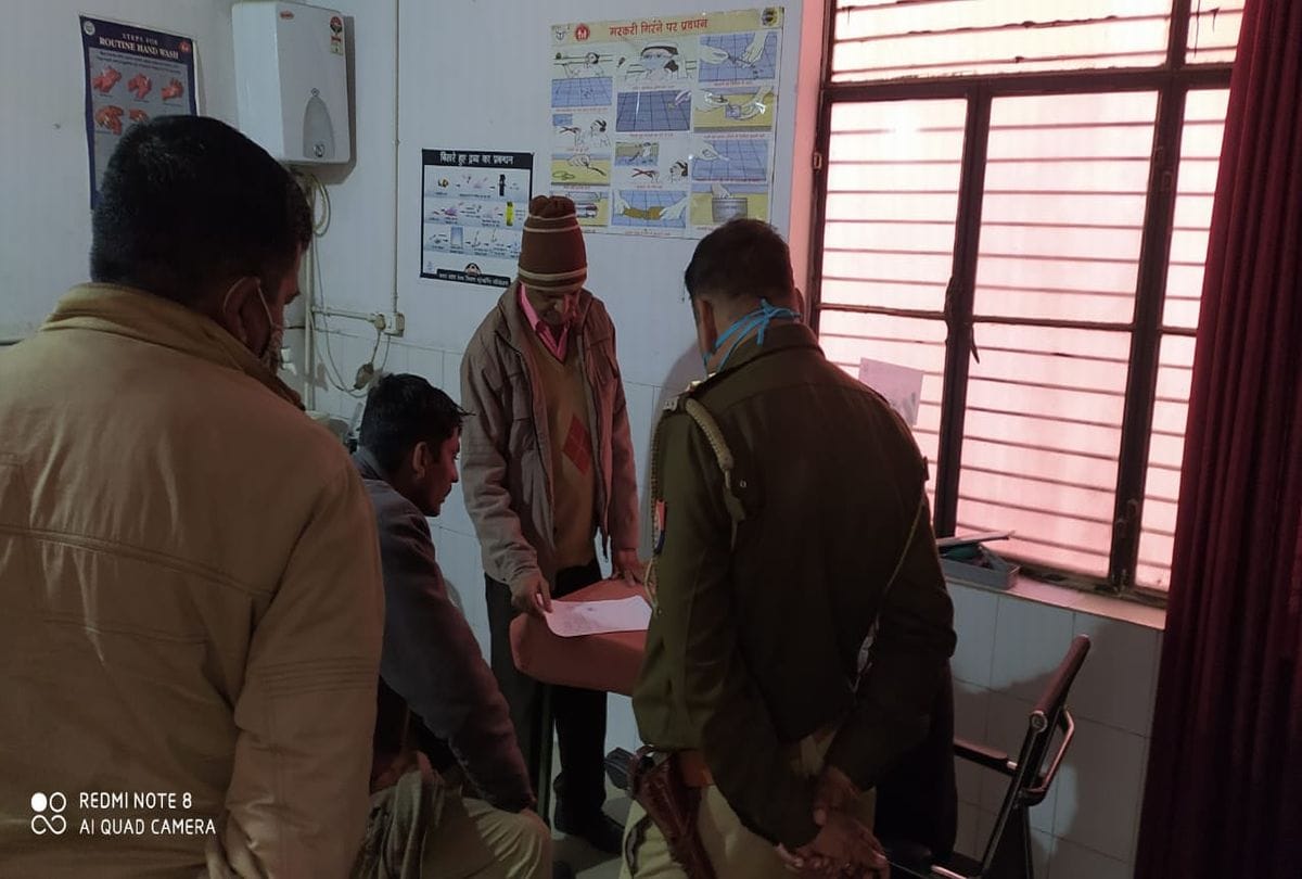 Attack On Police Team In Tundla Contable Injured Crime News