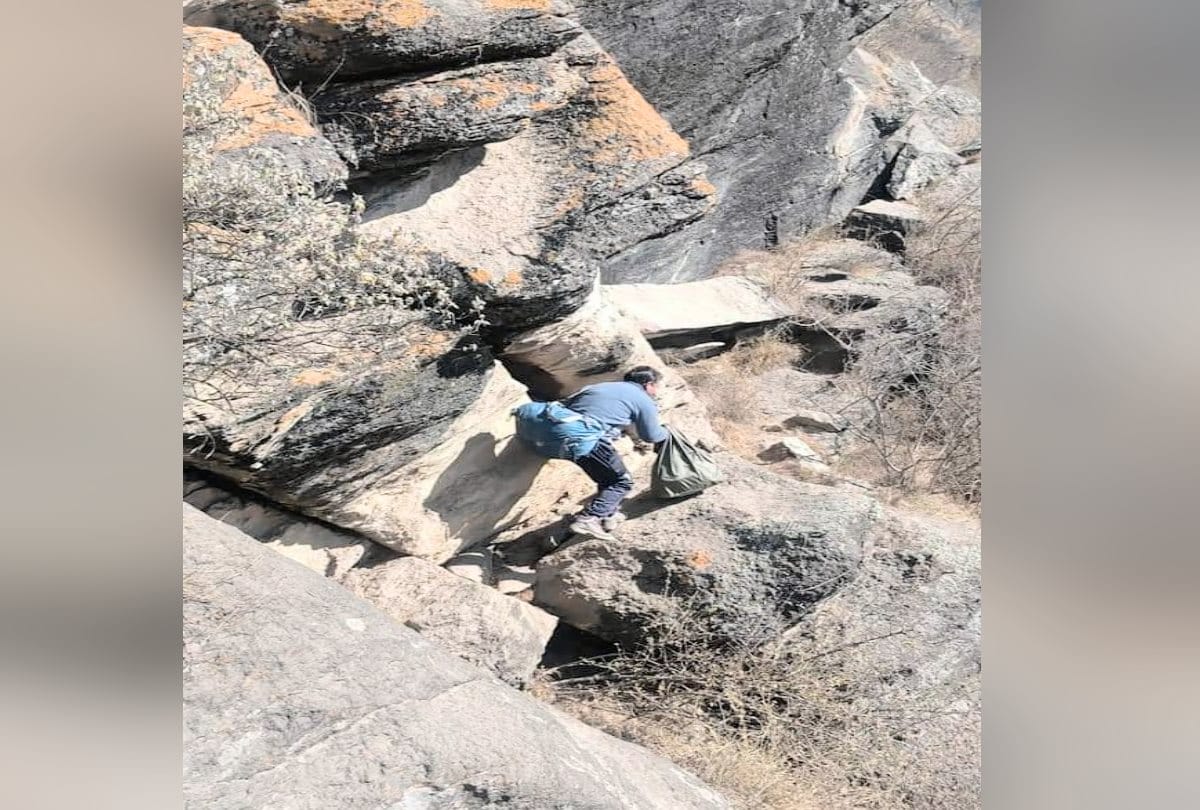 Panchayat elections: Staff arrived at polling station situated at 9500 feet height after walking for two and a half hours