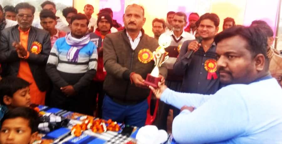 village,sports,cricket,mahoba news,man