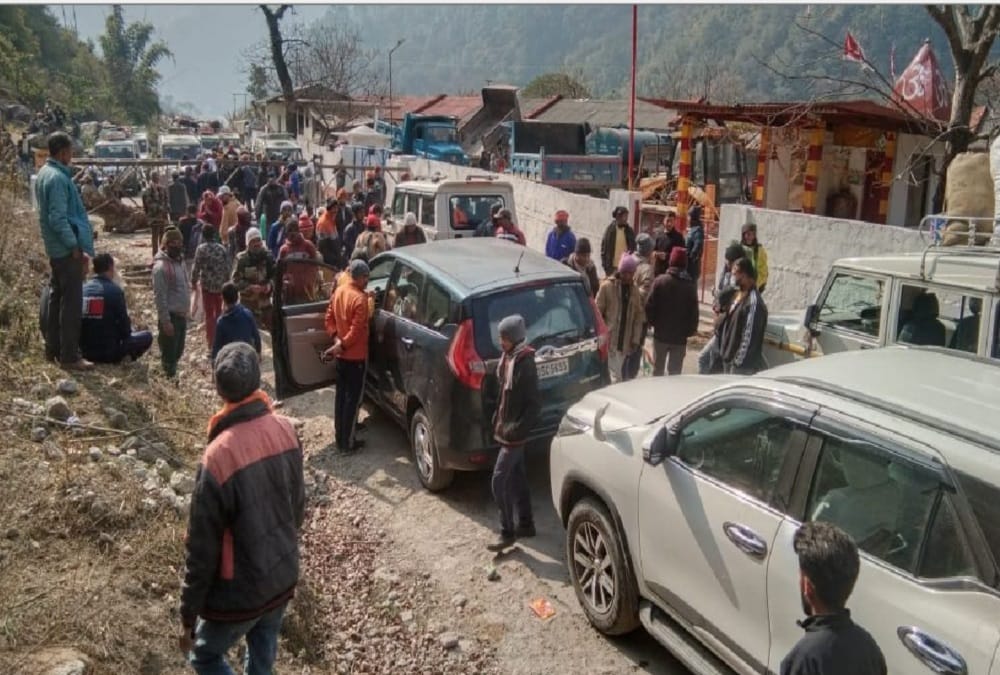 Border Roads Organization workers jammed Indo-China border till seven hours