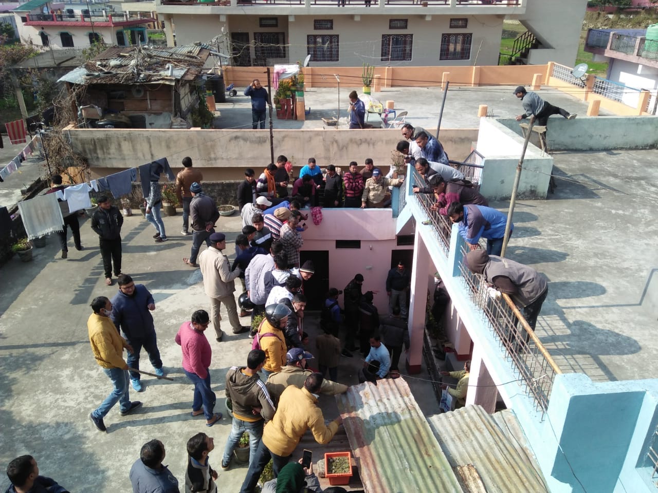 uttarakhand news :  leopard enter in house bathroom, watch in ground zero photos