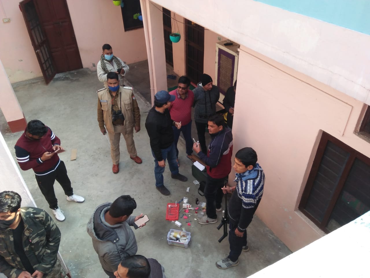 uttarakhand news :  leopard enter in house bathroom, watch in ground zero photos