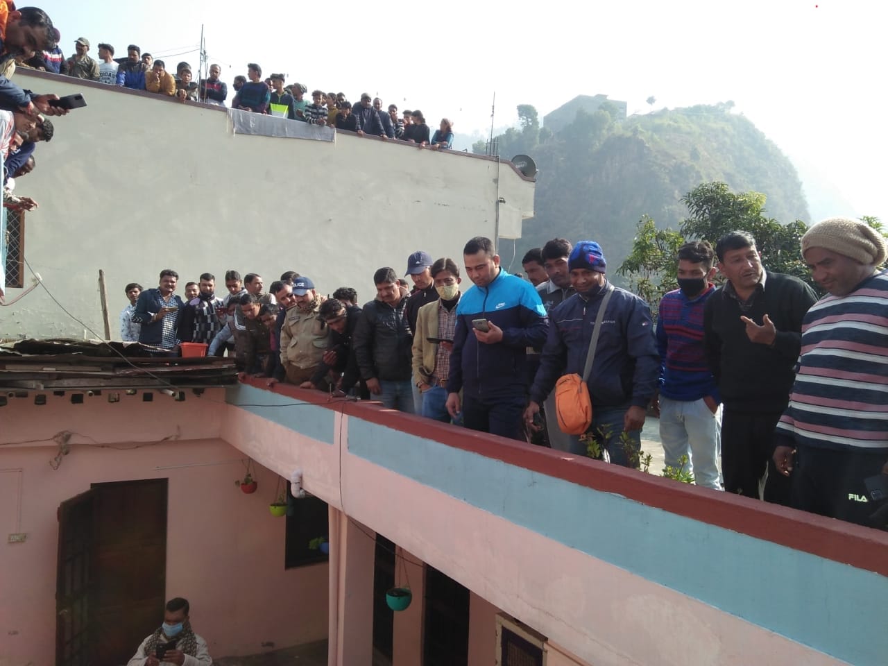 uttarakhand news :  leopard enter in house bathroom, watch in ground zero photos