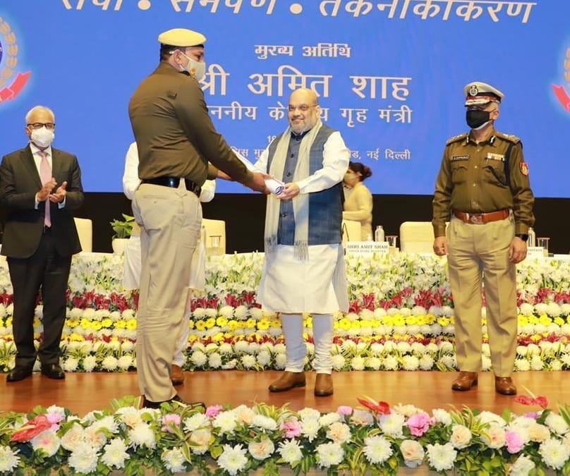 Home minister honored Bharsi's Arun