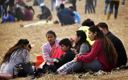 Land of priests inundated on Triveni Marg, crisis in dozens of camps