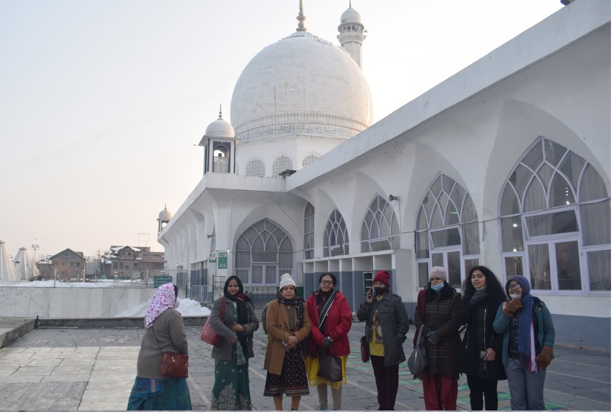 Jammu kashmir news Parliamentary delegation to reach Valley promote tourism