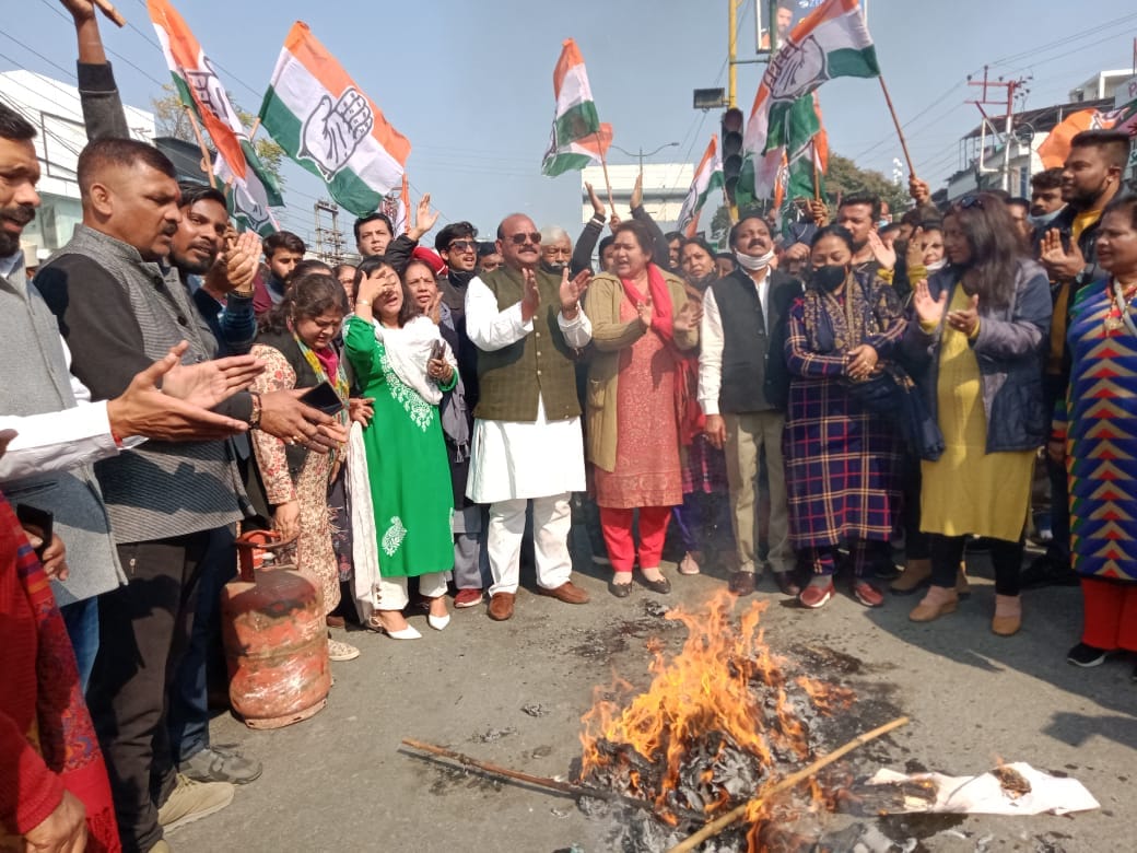 uttarakhand news : Congress aggressive against inflation, today state wide protests will be held