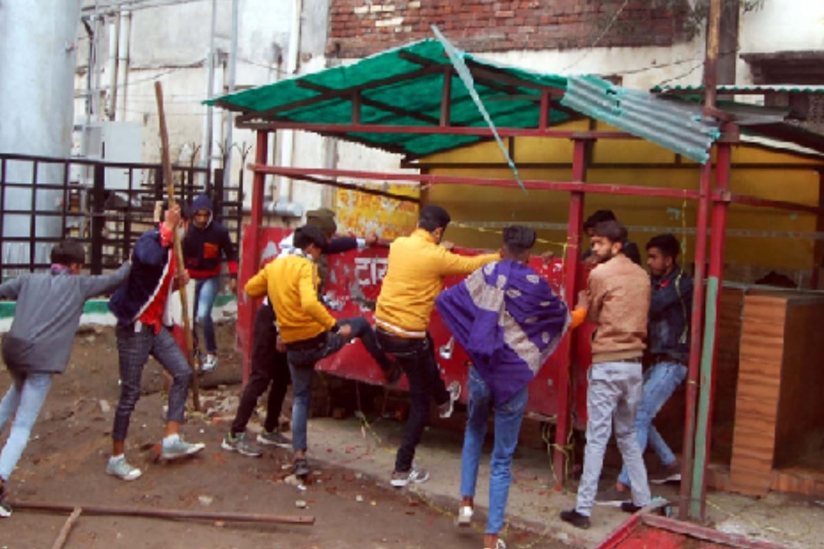 Saharanpur: ruckus at the roadways bus stand near for making toilet at religious place