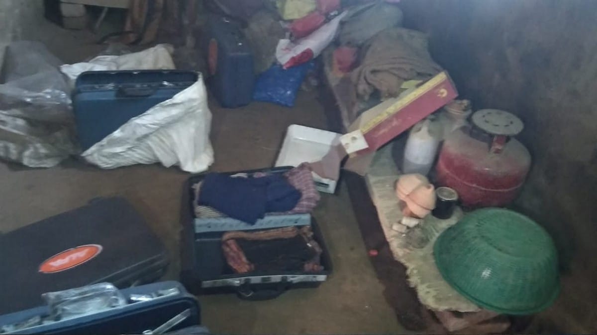 Theft in four house cash and jewellery robbed in mau up