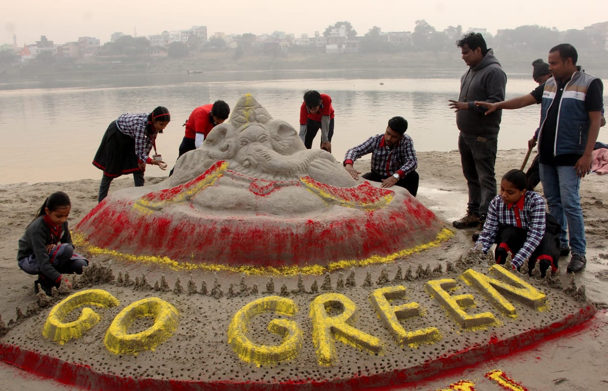 Farmers suffering on sand, Corona stings