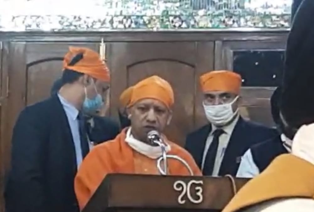 Chief Minister Yogi Adityanath visits Gurudwara on the birth anniversary of Guru Govind Singh.