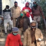 दोषी चंदन पांडेय को ले जाती पुलिस