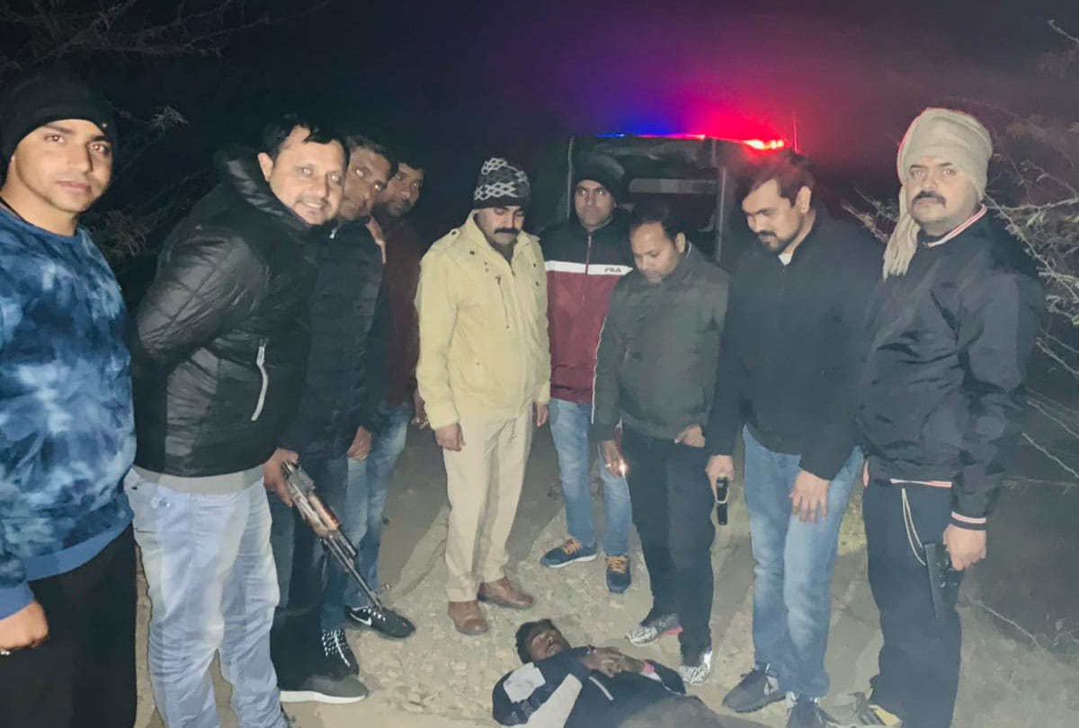 Half encounter of the accused who misdeed with  girl