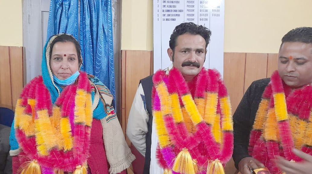 congress supported kusum take town council president oath