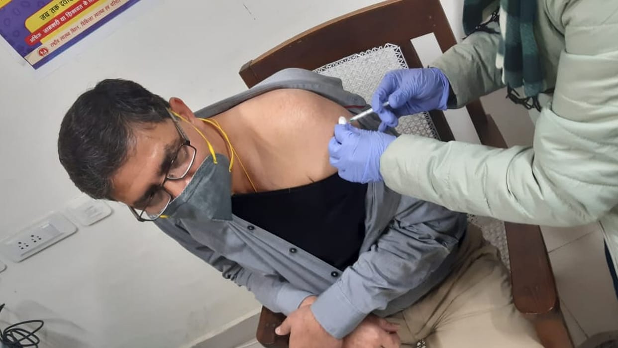 212 health workers vaccinated